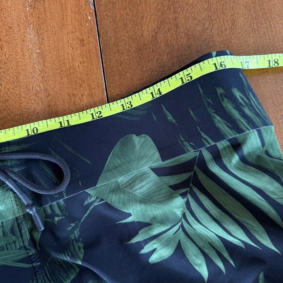 Lululemon Sz 34 Current State Board Short Swim Trunk Unlined Green Leaf Tropical - Picture 8 of 13